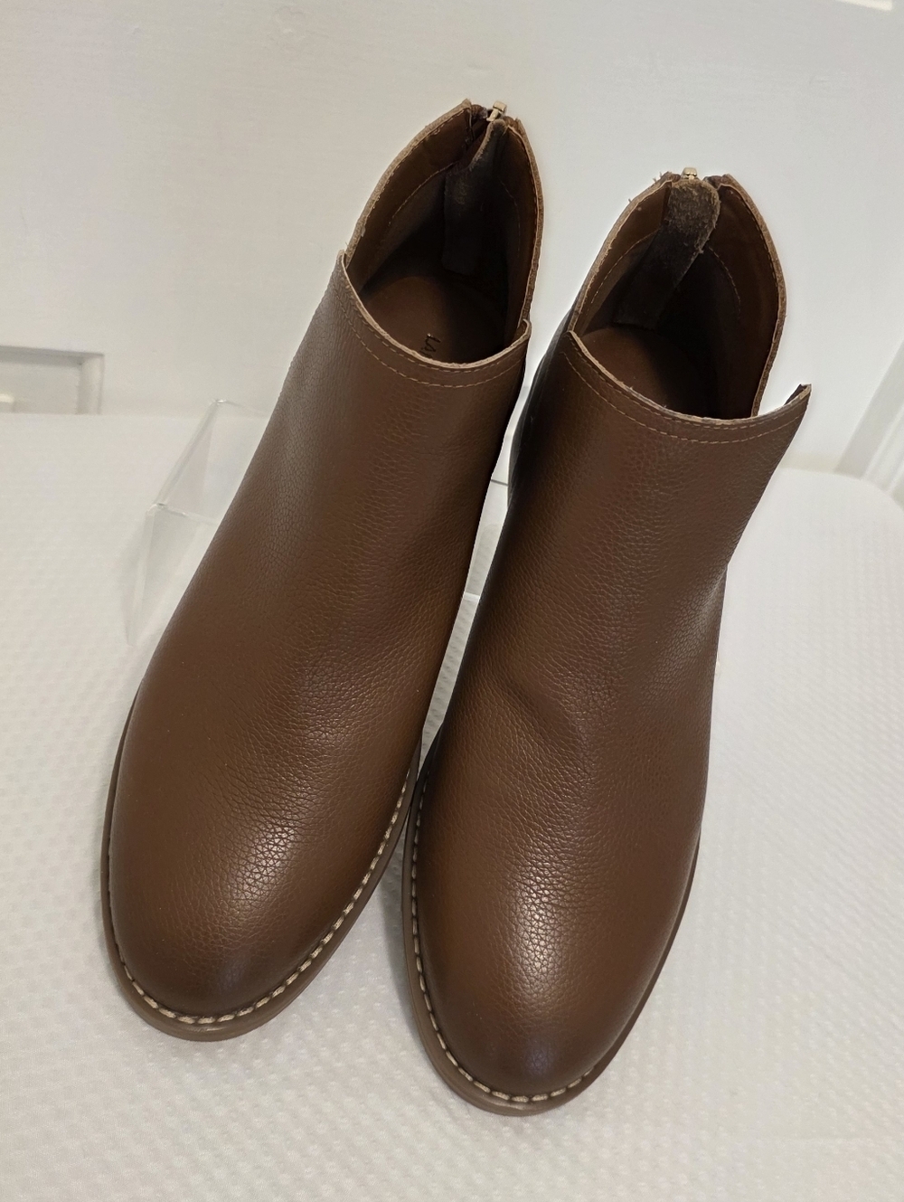 NWOB Lands' End Essential Zip Up Caramel In Color Leather Ankle Booties Size 8.5 - Picture 3 of 12